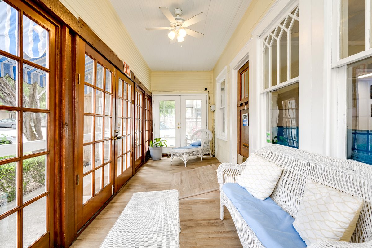 KoLa Dentistry sunroom entrance